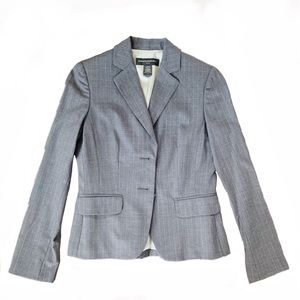 ⭐️ Classic Banana Republic grey satin-lined blazer